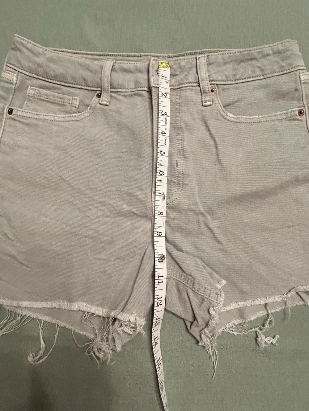 Old Navy Straight High-Rise Shorts - Picture 5 of 10